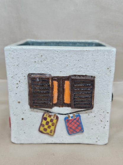 Casa Pequeña Pot