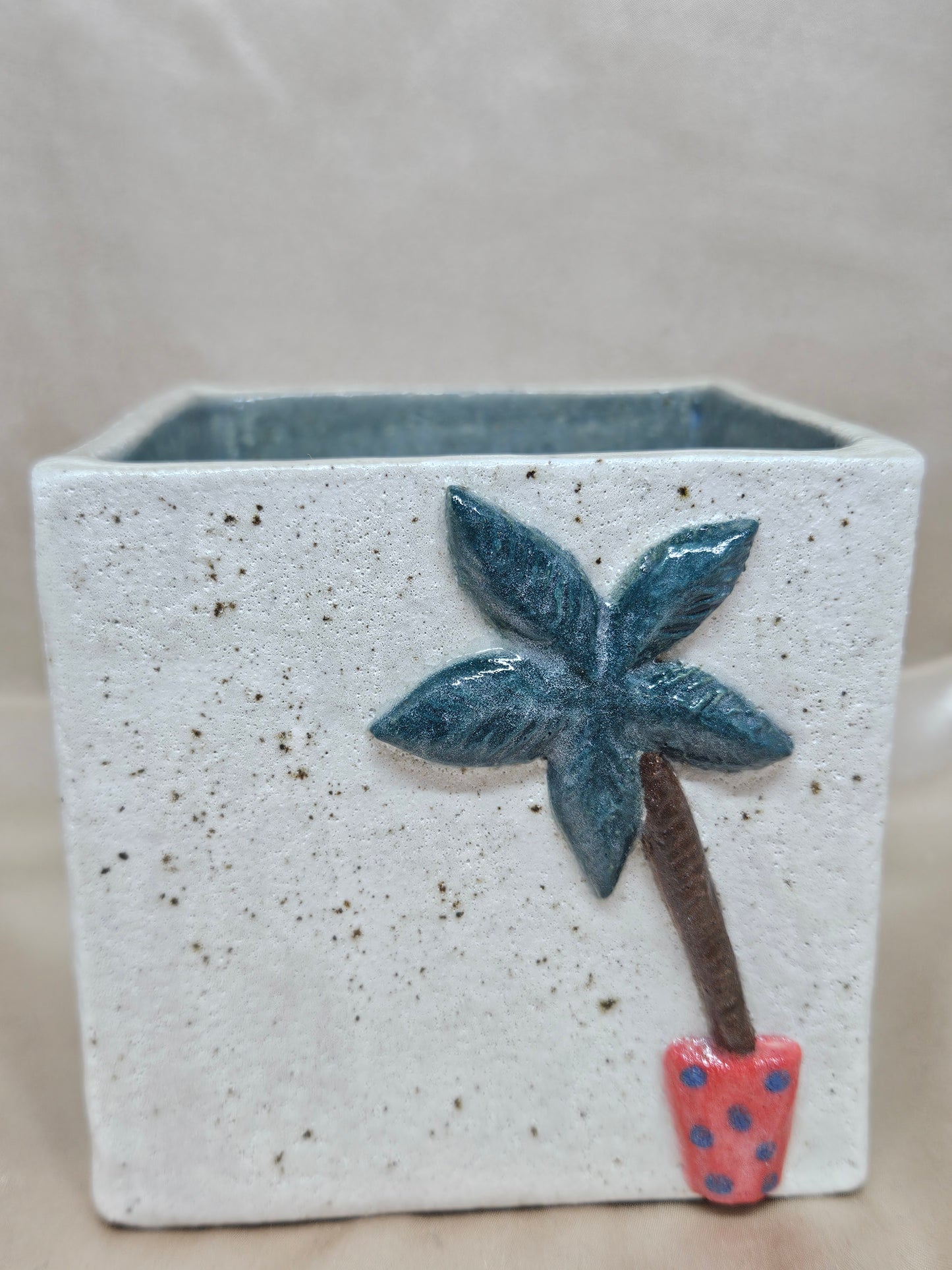 Casa Pequeña Pot