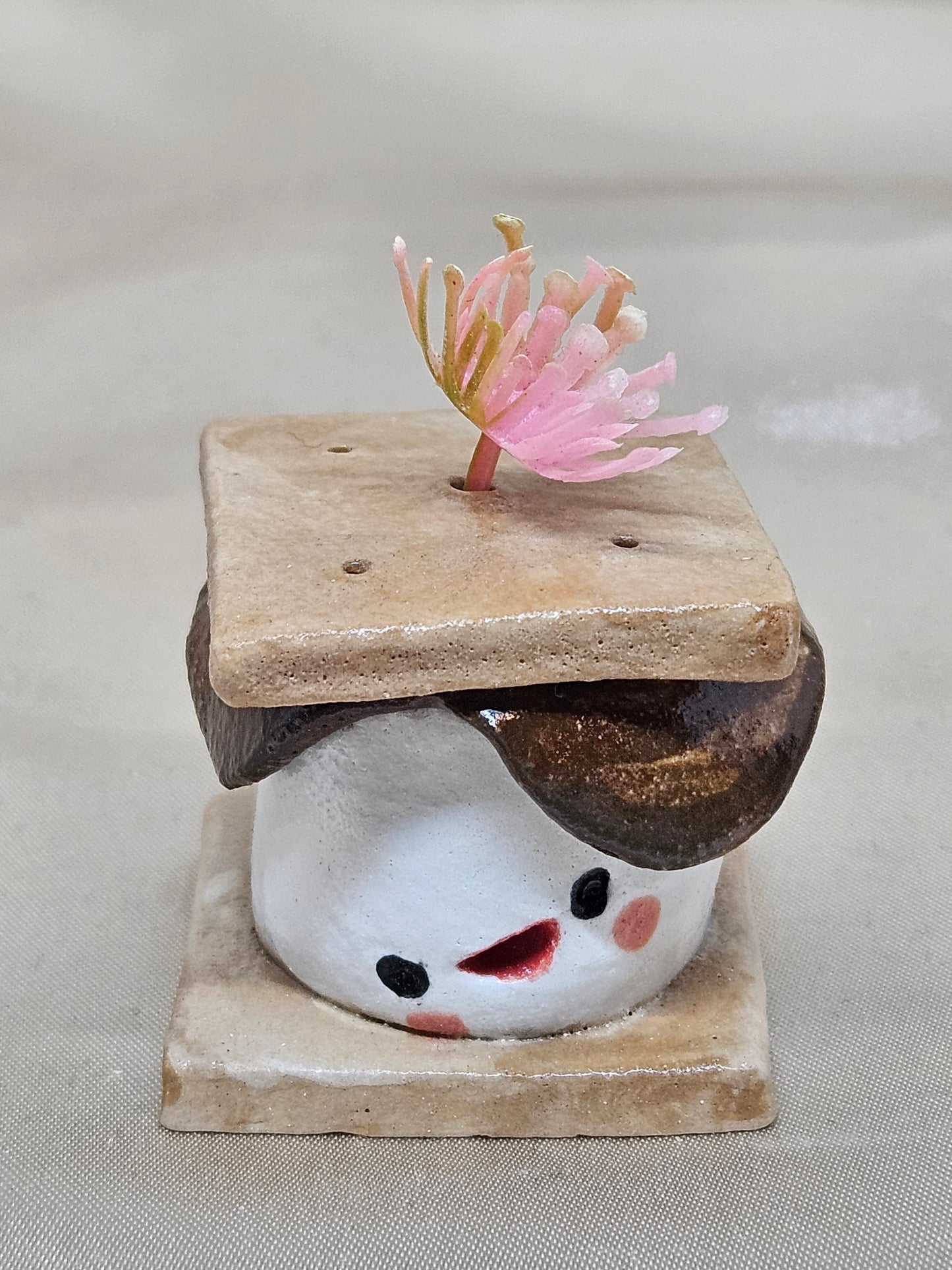 Big S'mores Mini Vase Desk Buddies